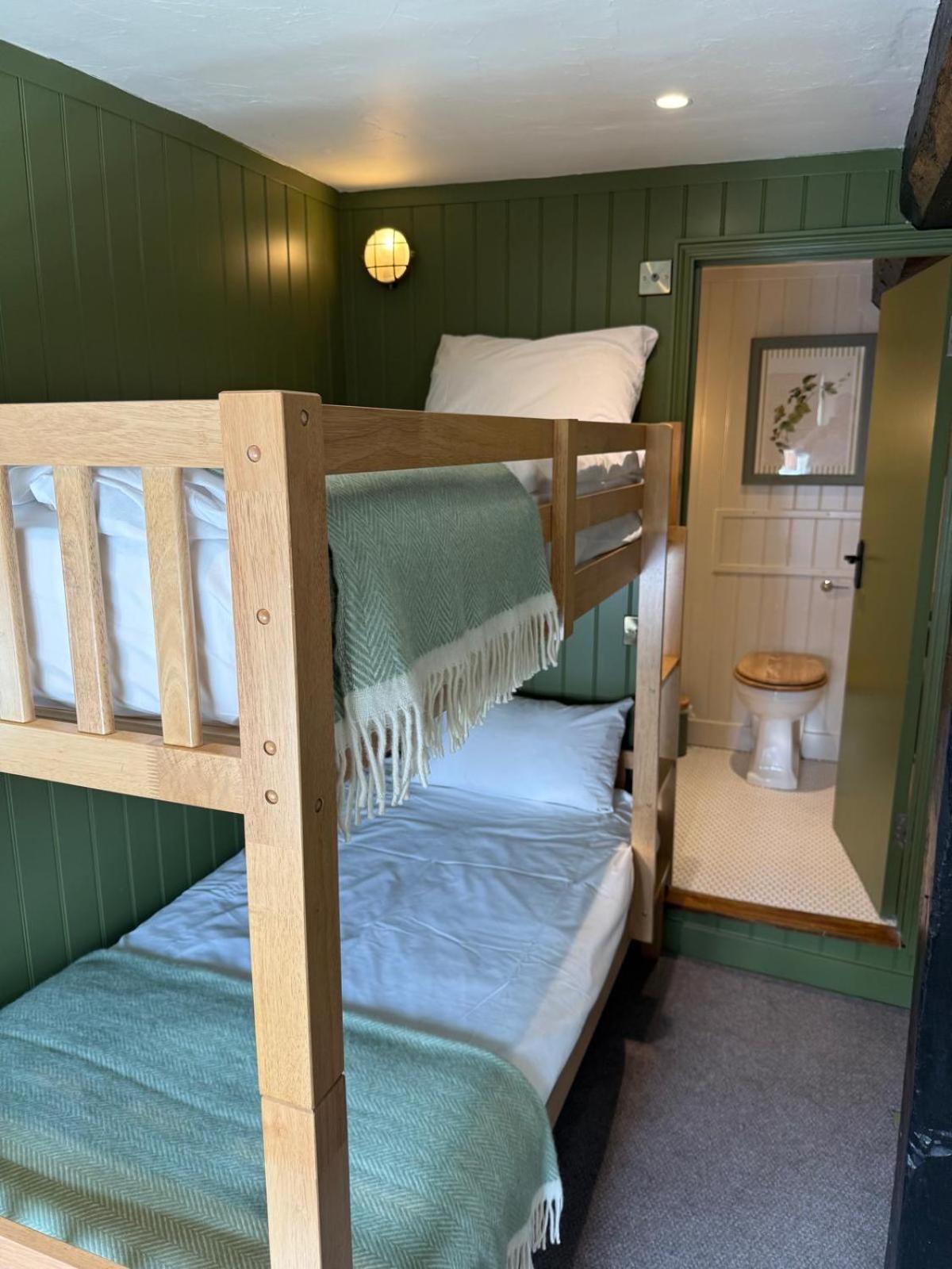 Bel And The Dragon-odiham 4* Odiham